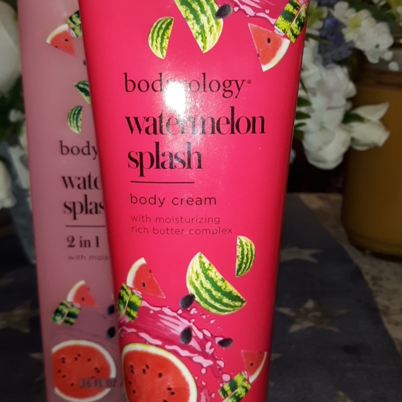 🆕️"WATERMELON SPLASH" BODYCOLOGY BODY WASH SET~ FREE BODY PUFF - Picture 7 of 8